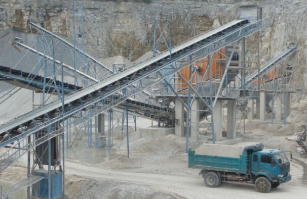 ��ɰ����е��������ʯ�㷺�����ڽ�������·��ɰ